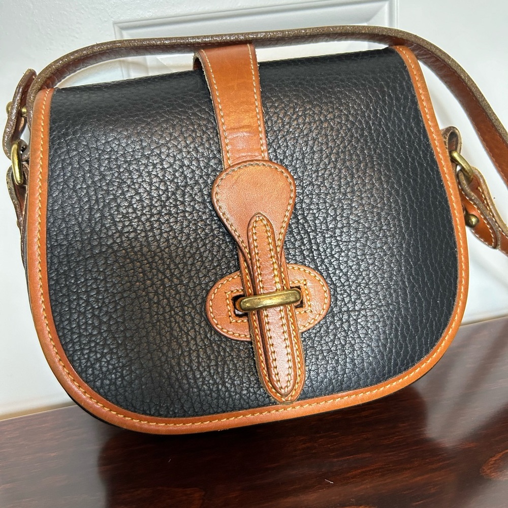 Authentic Vintage Dooney & Bourke All Weather Black Pebble Leather Crossbody